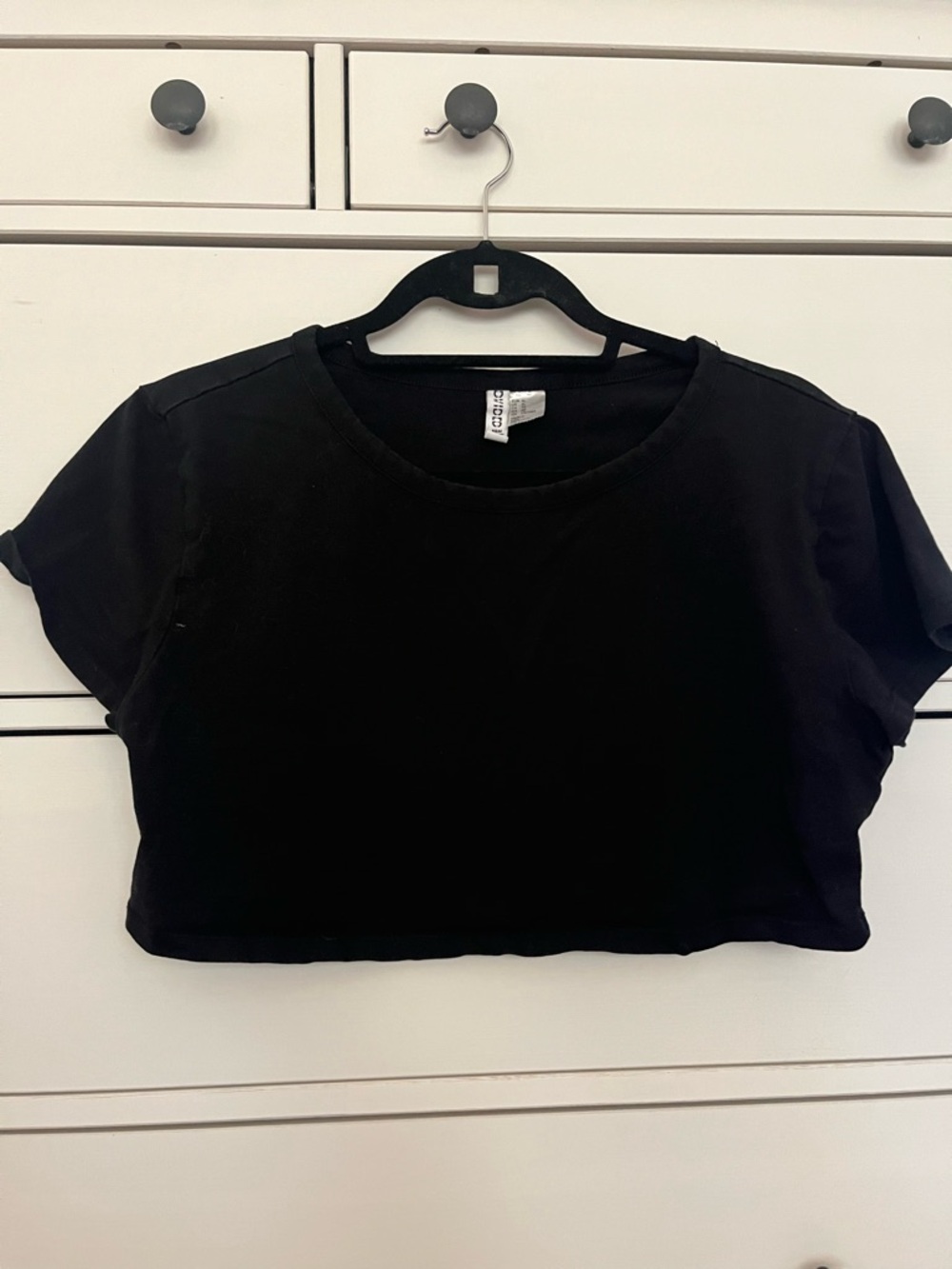 H&M Black Cropped Tee